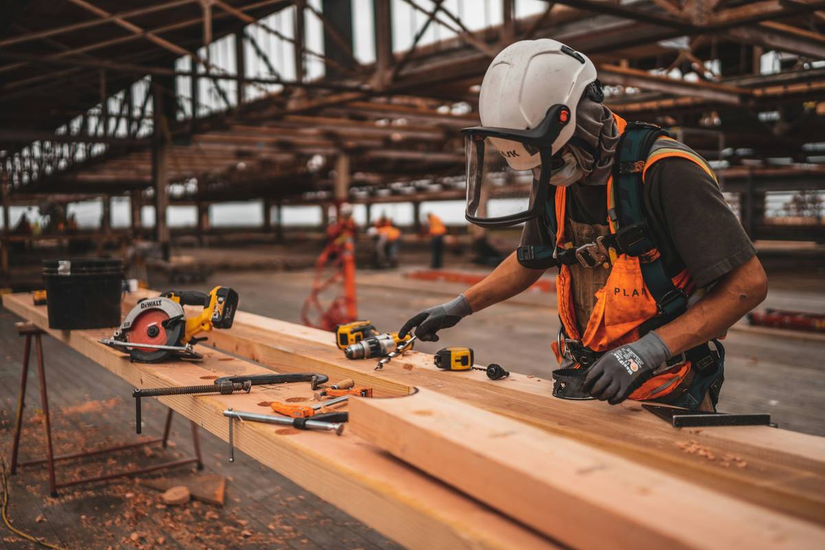 Using a Mitre Saw: 7 Proven Tips to Avoid Costly Mistakes